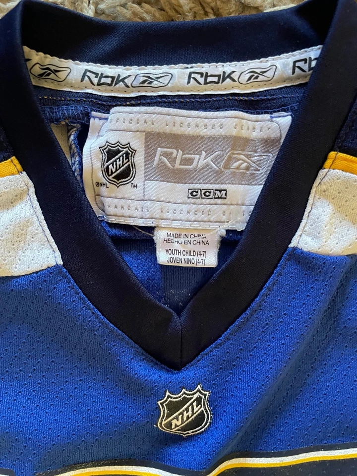St Louis Blues NHL jersey Doug Weight youth size 4-7 Reebok - Image 3 of 4
