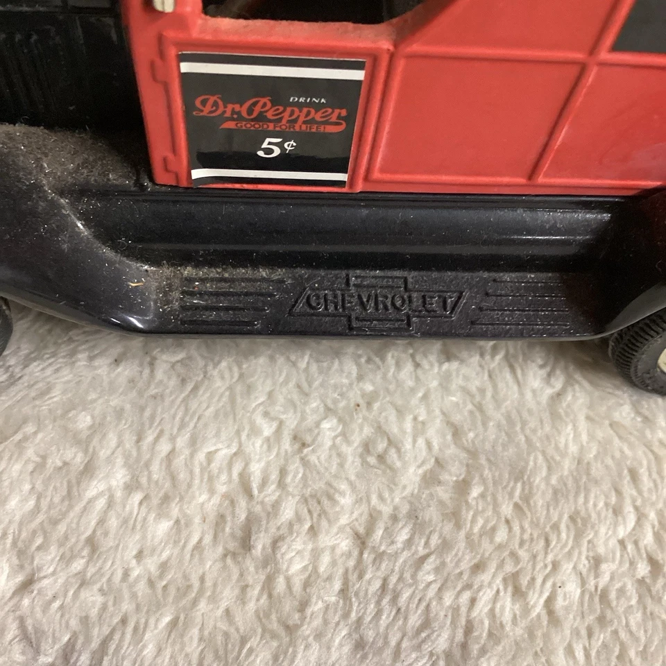 Ertl 1:25  1923 Chevy Delivery Van Die Cast Bank “ Dr Pepper “ Advertising EUC - Image 4 of 4