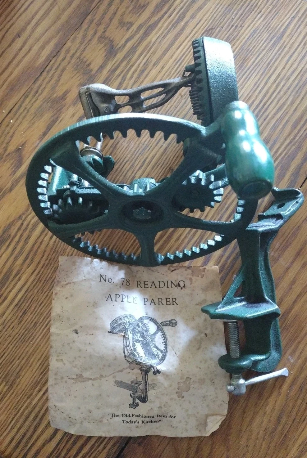 "78" Reading Apple Parer New Old Stock Excellent Condition in Original Box
Opens in a new window or