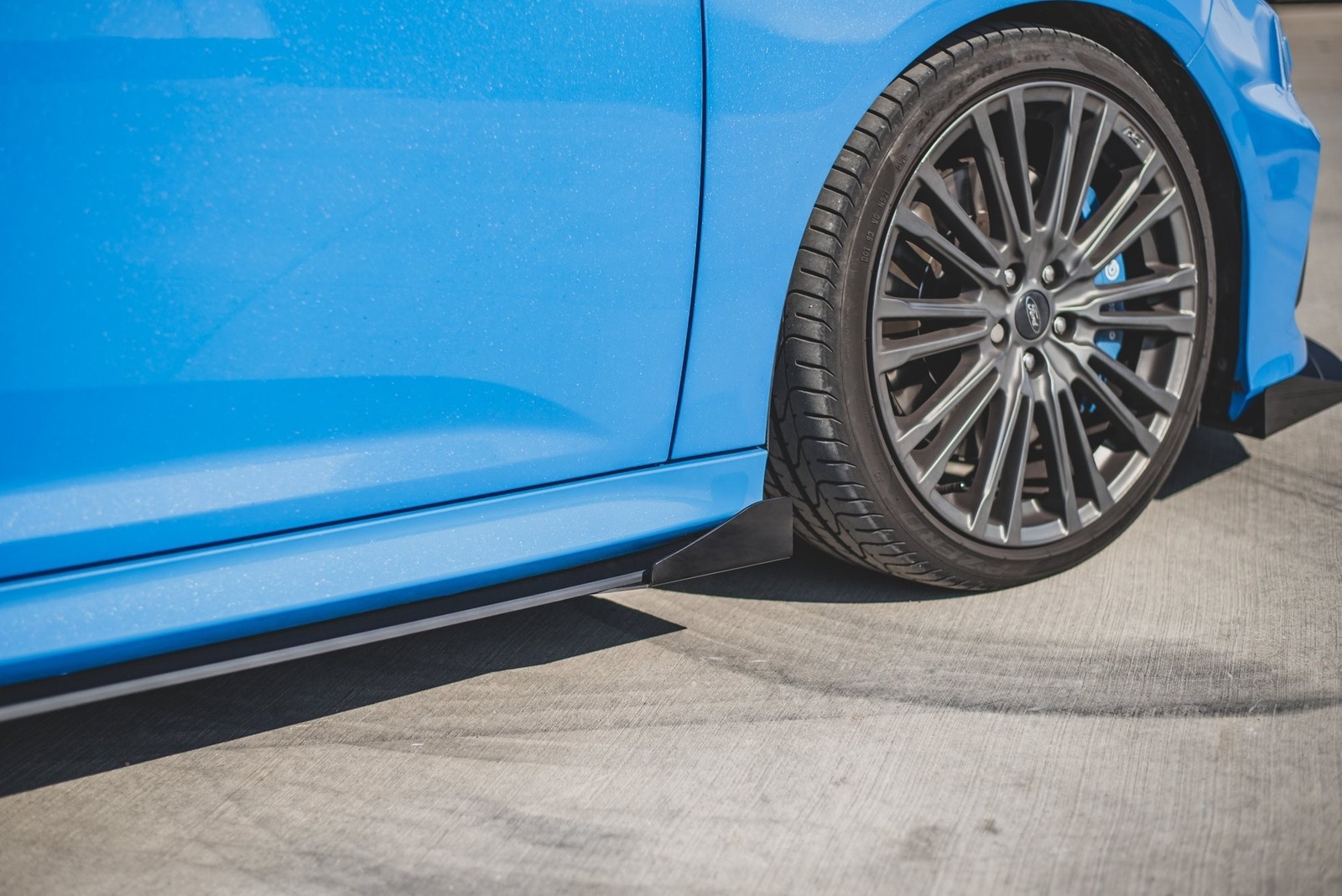 Rajouts des bas de caisse Maxton Ford Focus RS Mk3 noir