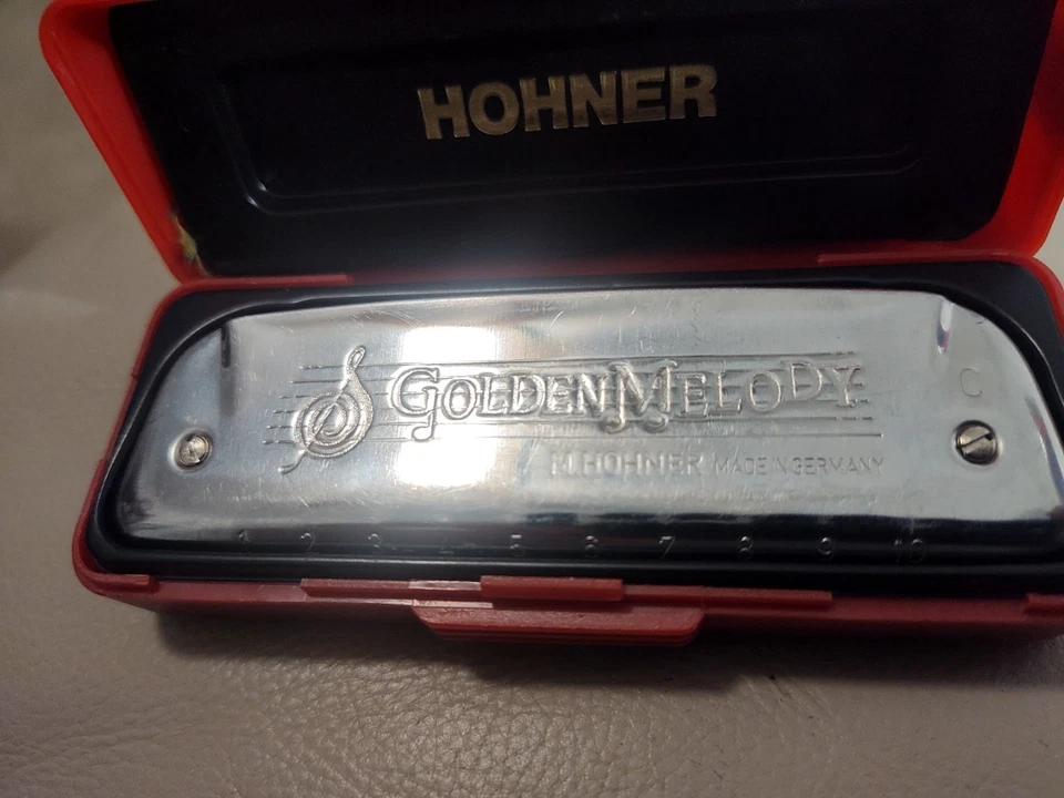 Armónica vintage Hohner melodía dorada con estuche papeles llave de do Foto 3 de 4