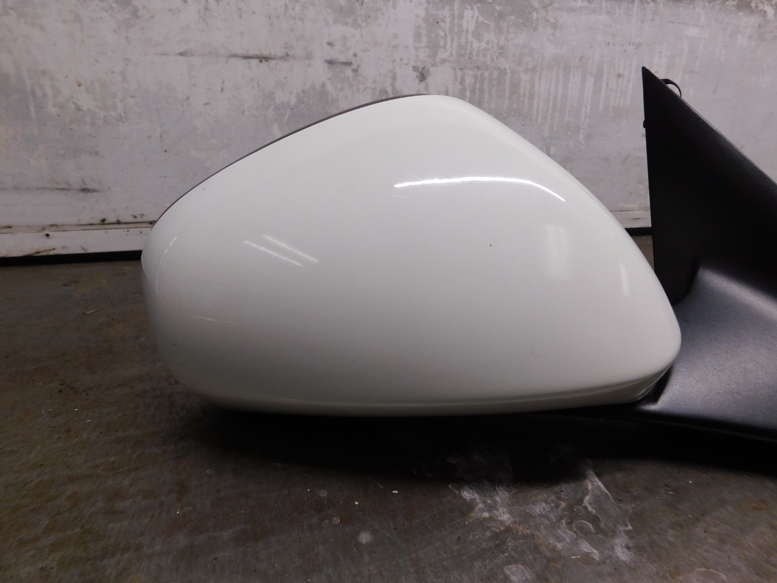 Maserati Quattroporte 2013 Right Side mirror P/N 0124774100