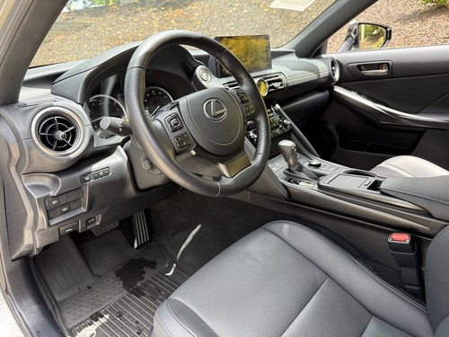 2022 Lexus IS IS 300 - Picture 15 of 37