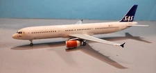 STARJETS 200 (DJSAS005) SAS "ARNE VIKING" A321 1:200 SCALE MODEL W/GEAR & STAND
