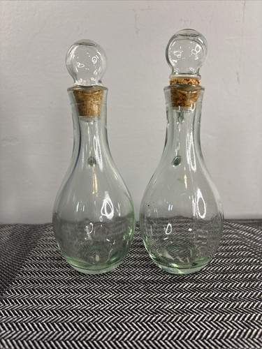 Vintage Clear Glass Set/2 Cruets w/Glass Stoppers 7 in' Tall - Picture 5 of 7