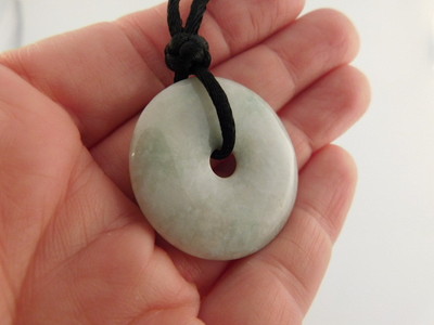 GREEN JADE ROUND PENDANT NECKLACE DONUT ARTISAN HANDCRAFTED LIFE SAVER