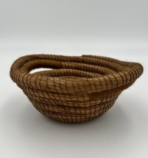 HANDCRAFTED PINE NEEDLE BASKET COILED ROUND THREAD