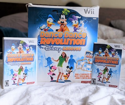 Wii Dance Dance Revolution Disney Grooves w/ 2 DDR Mats Pads