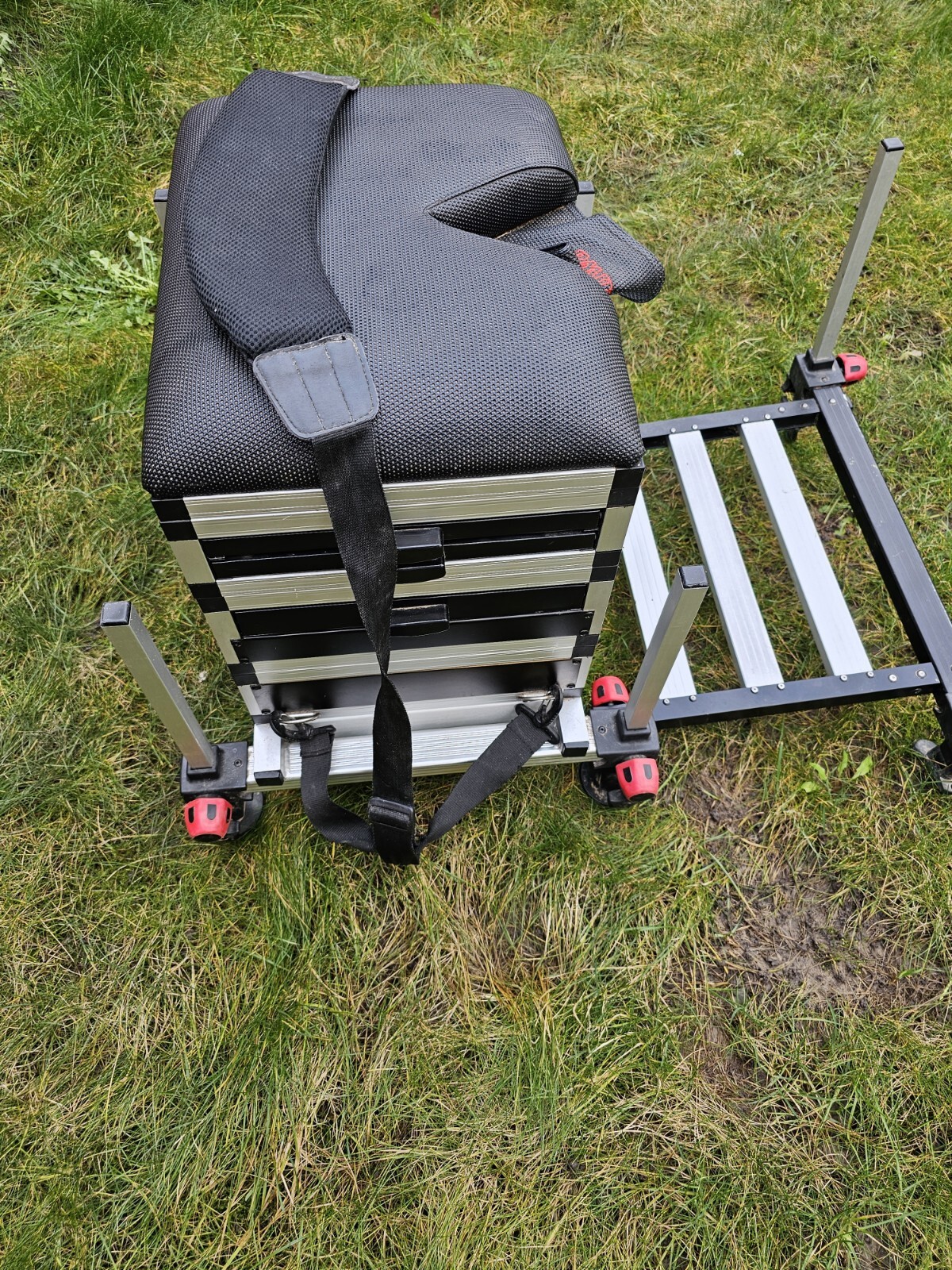 Daiwa D100SB Fishing Seat Box eBay