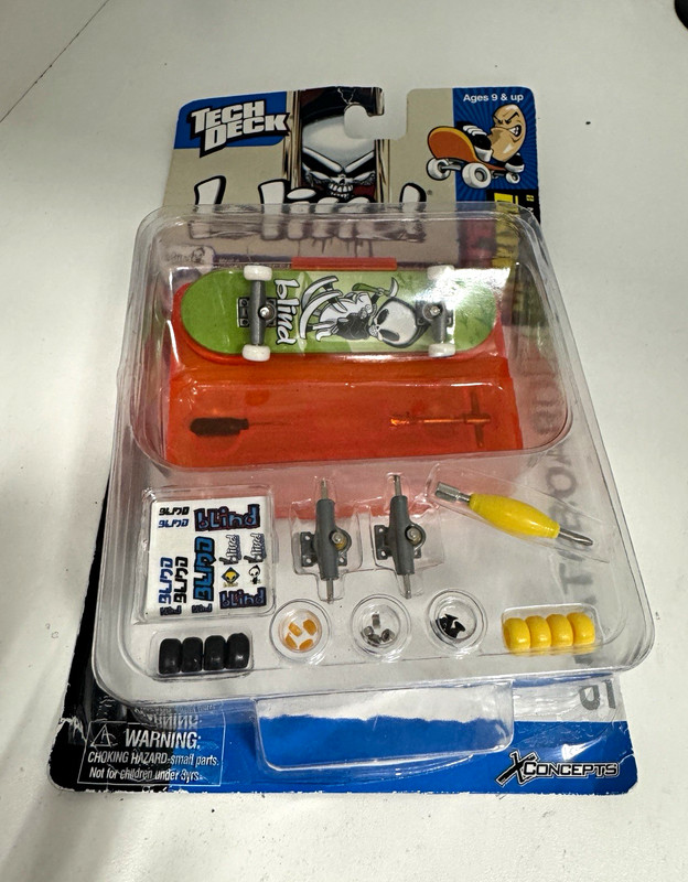 Tech Deck Ultra Deluxe Generation 2 Blind Reaper Fingerboard Set Metal Trucks