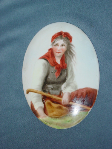 ANTIQUE HAND PAINTED PORCELAIN Ceramic PORTRAIT Oval PLAQUE - Afbeelding 1 van 3