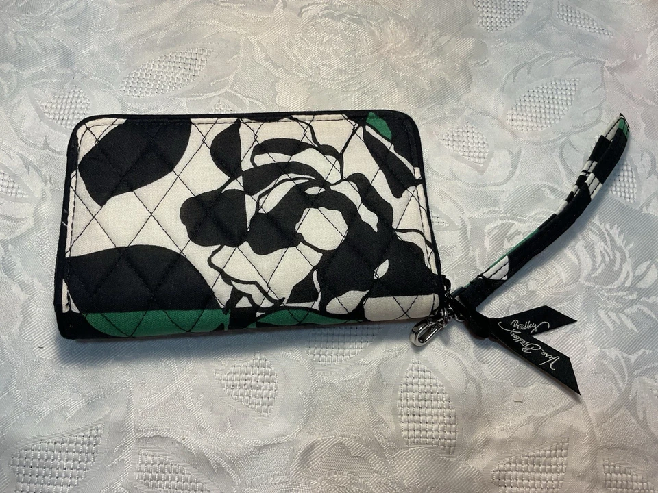 Muñequera Vera Bradley Verde/Negro/Blanco-Correa Excelente Estado-Usada Foto 2 de 4