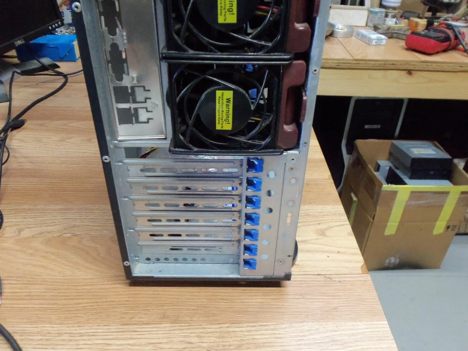 SuperMicro Server Case With Exteras - Image 4 of 4