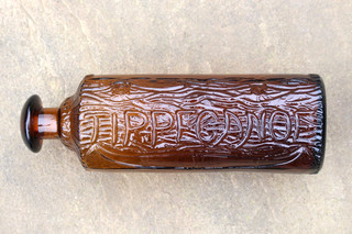 VINTAG c1900s H.H. WARNER & Co TIPPECANOE RED AMBER QUACK CURE LOG EFFECT BOTTLE