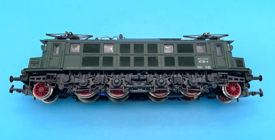 RIVAROSSI 1668 HO GAUGE ELECTRIC LOCOMOTIVE DB - No 117 121-4 – BOXED - Image 2 of 4