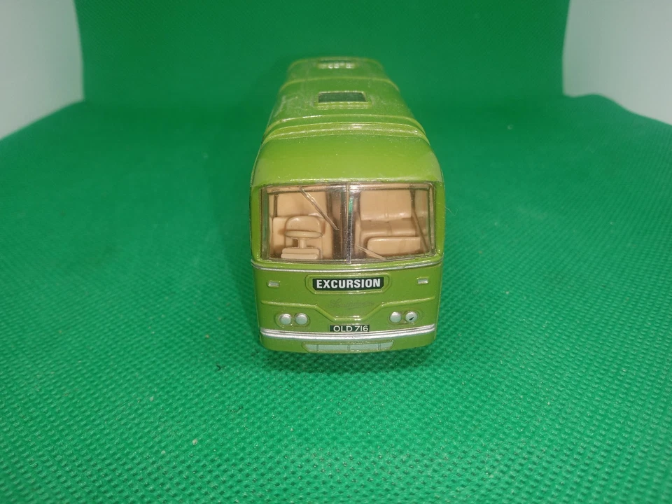 EXCLUSIVE FIRST EDITIONS 1:76  Harrington Cavalier  Southdown  ,No Box - Image 3 of 4