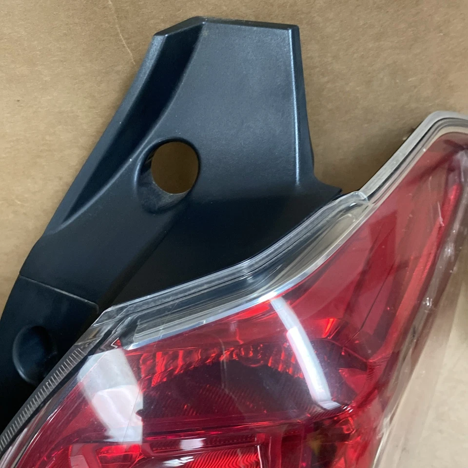 Luz trasera Subaru Forester 2014 2015 2016 pasajero derecho pasajero 0058 Foto 2 de 4