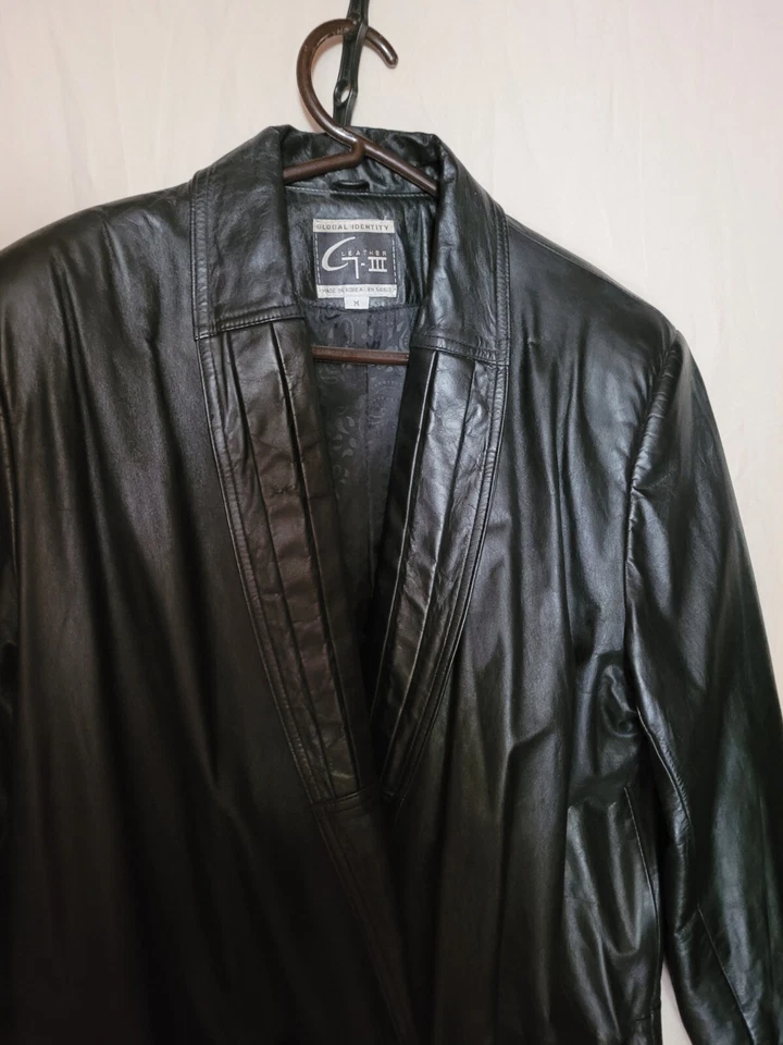 Trench coat feminino vintage identidade global G III forrado de couro preto tamanho M  - Imagem 3 de 4