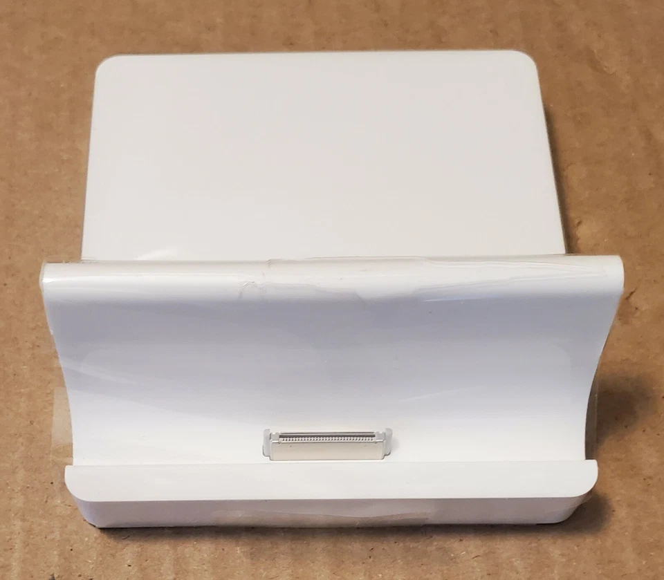 Apple MC940ZM/A iPad Dock for iPad 2/3   - Image 3 of 4