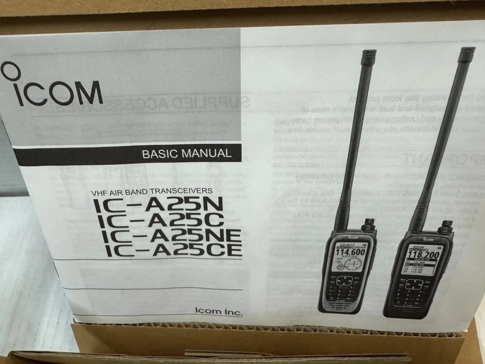 Transceptor portátil Icom IC-A25C VHF Air Band con batería y cargador NUEVO en caja Foto 2 de 3
