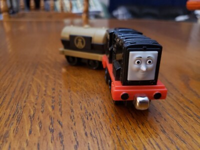 Thomas and Friends Take-n-Play Pull 'n Zoom Devious Diesel and Oil Tanker 2011