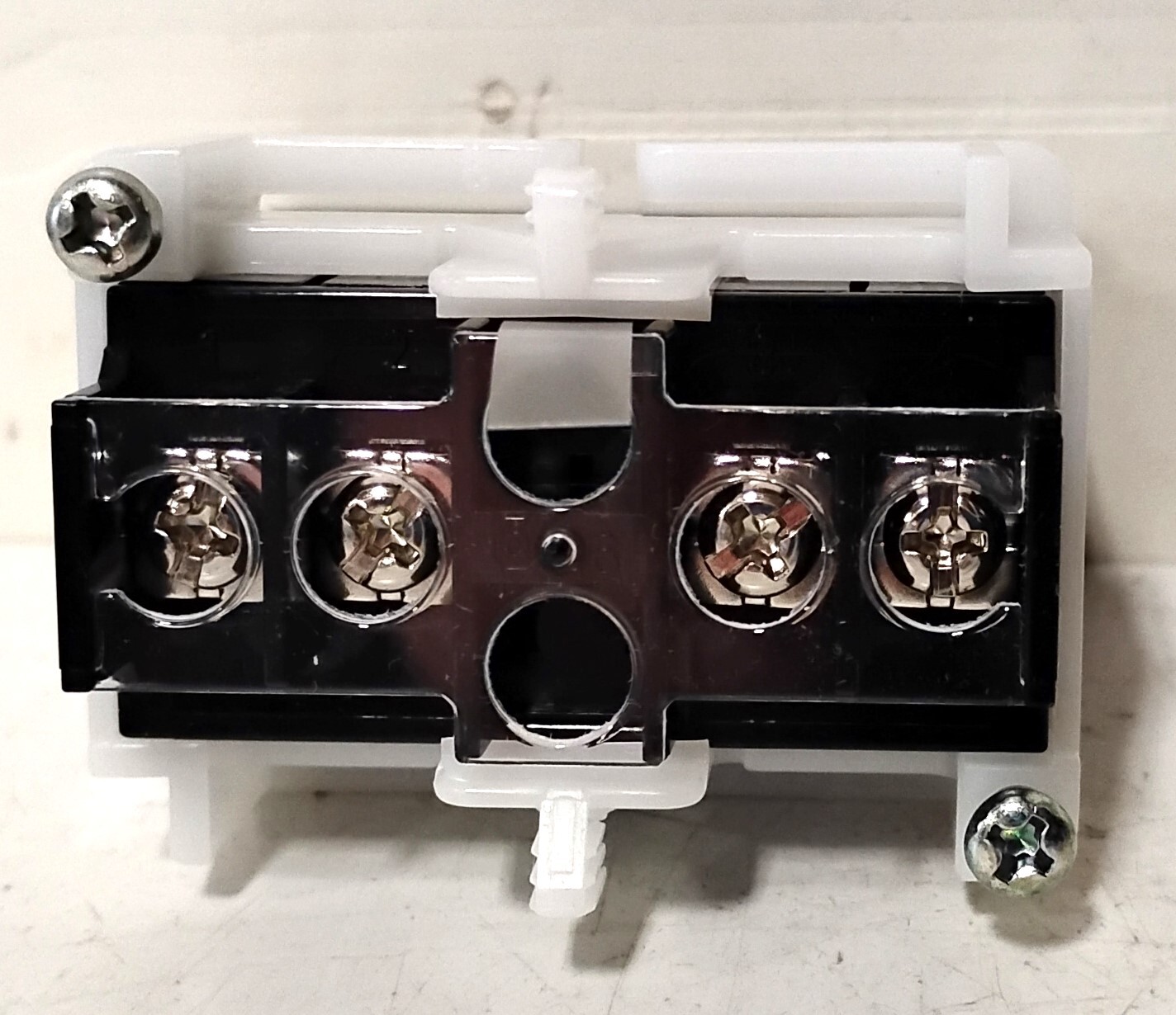 Omron H7EC-NV-B 4.5-30 V DC 8-Digit LCD Total Counter