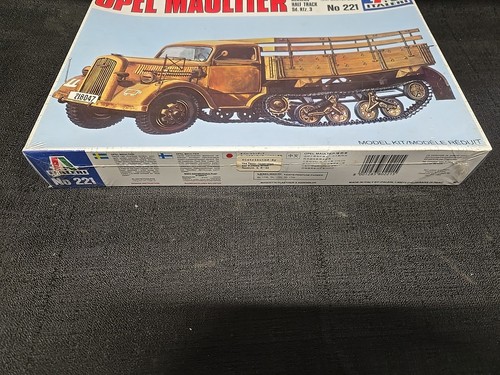 Italeri Opel Maultier German Half Track 1/35 Scale Model Kit Old Stock/Sealed - Picture 3 of 8