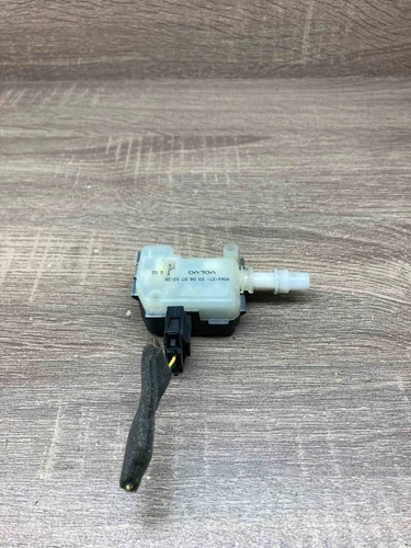 8066 271 Volvo S60 V70 Trunk Door Lid Lock Mechanism Actuator - Picture 3 of 7