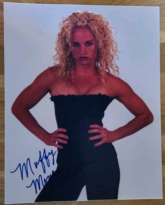 MUFFY MOWER signed 8 X 10 photo WWF WWE DIVA pro wrestling autograph 