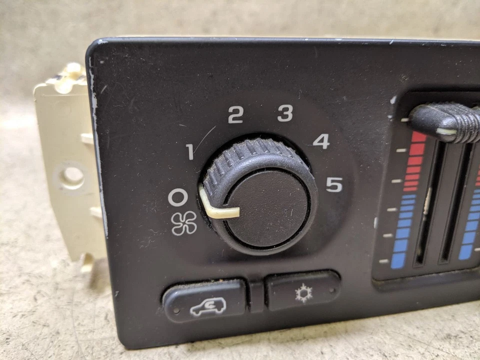 Controle climático de temperatura 15107753 compatível com 03-04 Chevrolet Avalanche pc36-203111 - Imagem 2 de 4