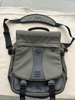 Tumi Men s Green/Black Medium Messenger Bag Zip Adjustable Strap Pockets