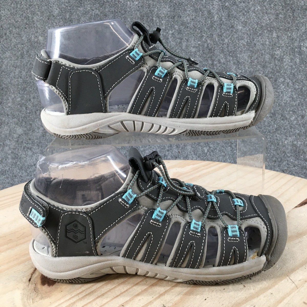 Khombu Sandals Womens M Roost Crystal Fisherman Slip On Grey