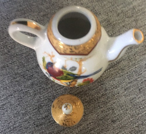 PORCELAIN ART ~ MINIATURE TEAPOT ~ 3” TALL ~ GILDING PERFECT ~ NEW - Picture 6 of 8