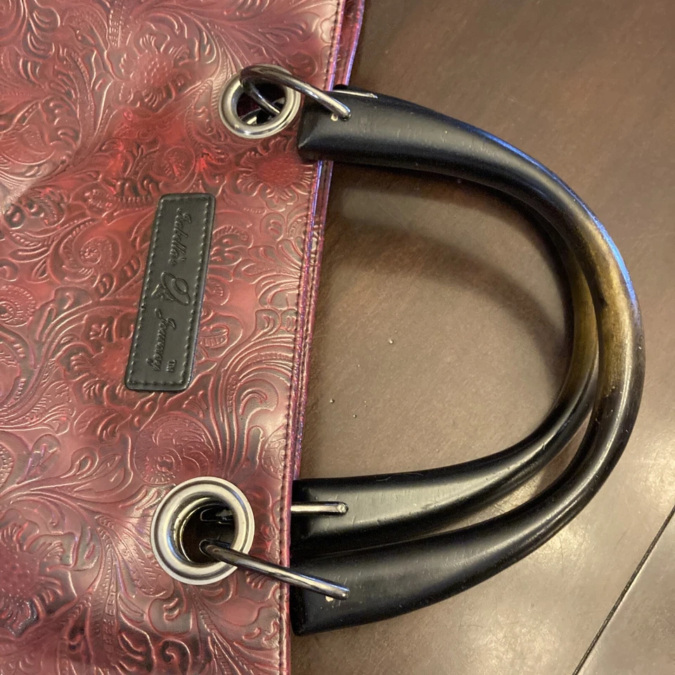 Bolso de Mano Isabella's Journey Vegano Repujado Borgoña Rojo y Marrón Asas de Madera Elegante Foto 4 de 4