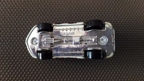 A1 - 009 Voiture Miniature Hotwheels Sting Ray III Très Bon Etat. - Imagen 7 de 8