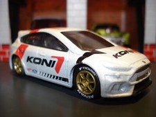 FORD FOCUS RS 2009 AUTO DA CORSA CUSTOM EDITION 1/64 CUSTOM RUOTE E PNEUMATICI AGGIUNTI