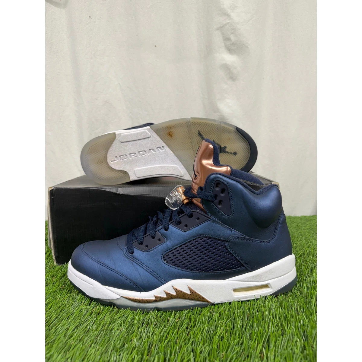 Air Jordan 5 Retro Bronze with Box Size  12 Men 136027 416 see pics Nike Air Jordan 5 Retro Bronze/Obsidian size 11 (136027-416  main image 2