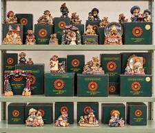 HUGE BOYDS BEARS FRIENDS COLLECTION APPROX. 50 FIGURINES.