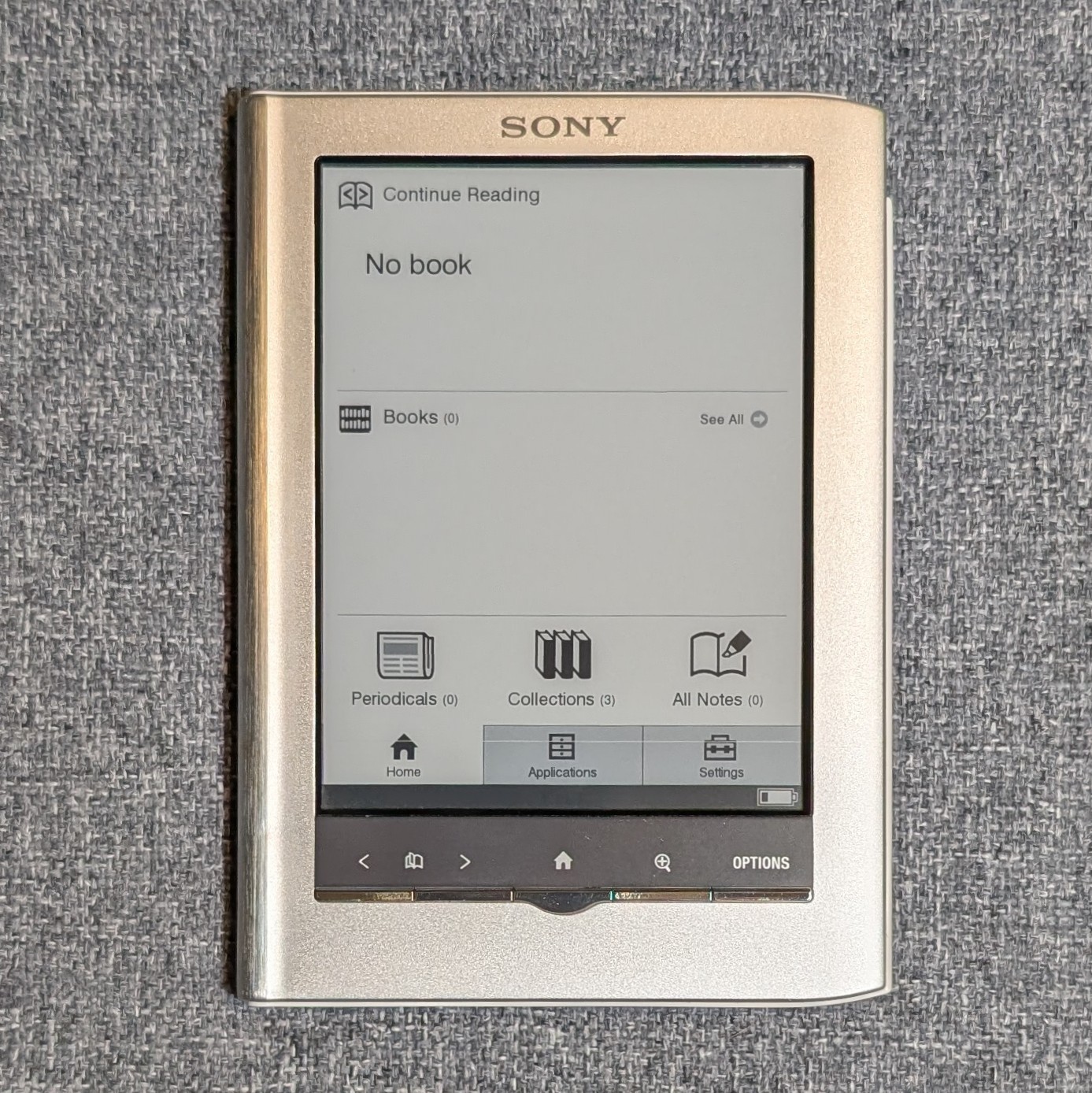 Silver Sony PRS-350 eReader with Original Box (AS-IS / Please Read Description)