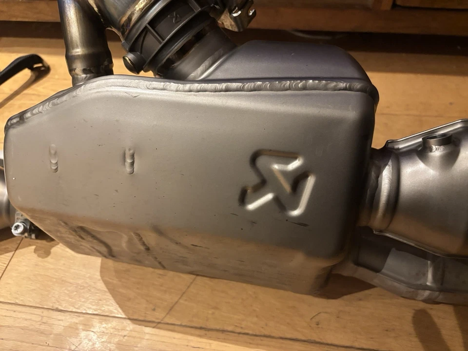 BMW M1000rr 2024 Akrapovic Titanium Exhaust Inc Cat And Hanger - Image 2 of 4