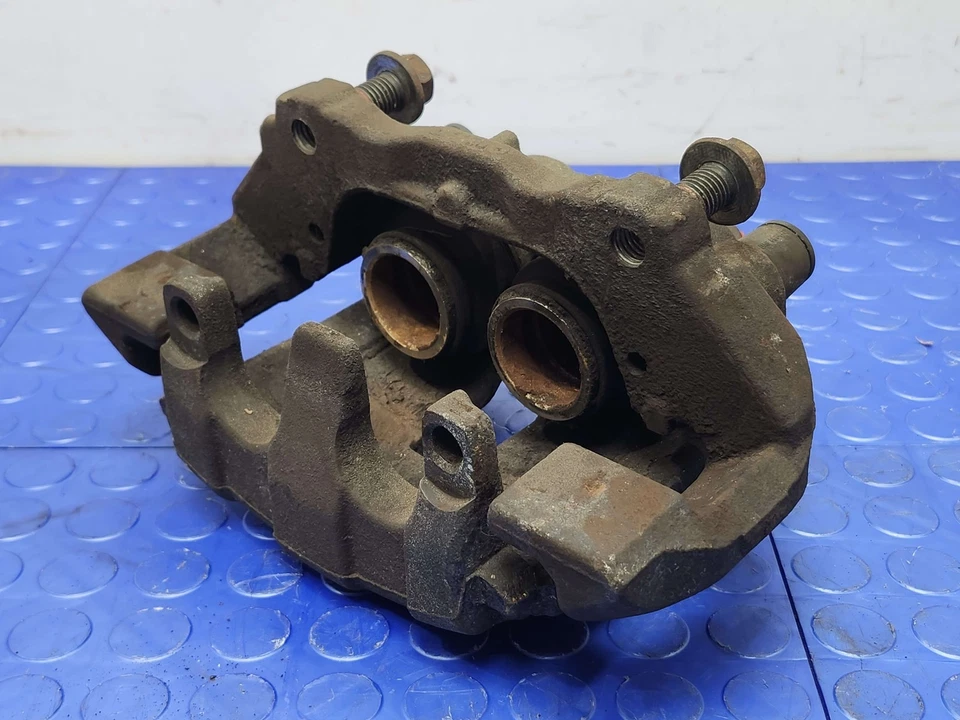 03-14 Volvo XC90 16" Rueda Conjunto Pinza Freno Delantera Lado Derecho Pasajero Fabricante de Equipo Original Foto 2 de 4