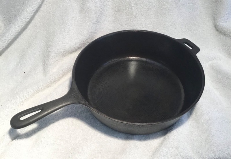 Unmarked Wagner #8 Cast Iron Chicken Fryer- Made In USA- Stripped and Seasoned!