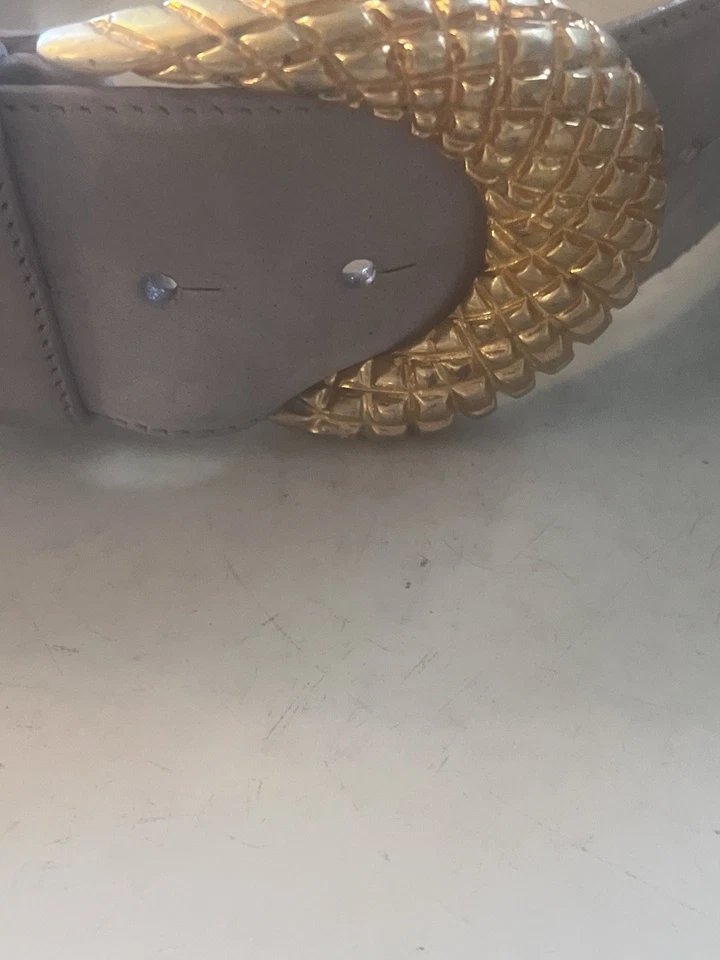 Cinturón ancho vintage de cuero italiano de gamuza Donna Karan años 90, hebilla dorada, talla M Foto 4 de 4