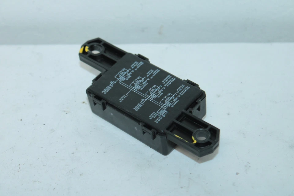 Hyundai Genesis 2011 sedán - módulo de relé de asiento del conductor Foto 2 de 4