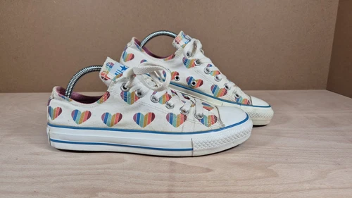 Pride Hearts & White Converse taglia UK 6