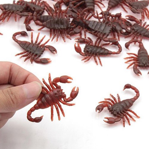 Halloween Fake Plastic Cockroaches Rubber Toy Joke Prop Decoration J6J4 - Picture 11 of 15