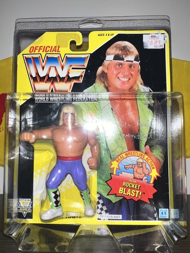 <span class=BOLD>Vtg 90�s WWF Hasbro MOC Owen Hart...
