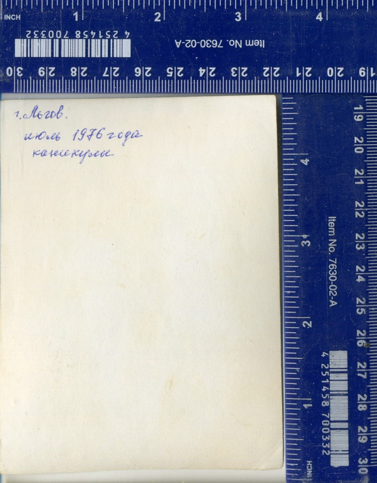 Lesbian Interest Weird Photo Beautiful Girls hug women kissing kiss