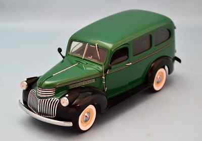 Franklin Mint 1946 Chevrolet Suburban Panel Truck Camper 1:24 Green, NIB