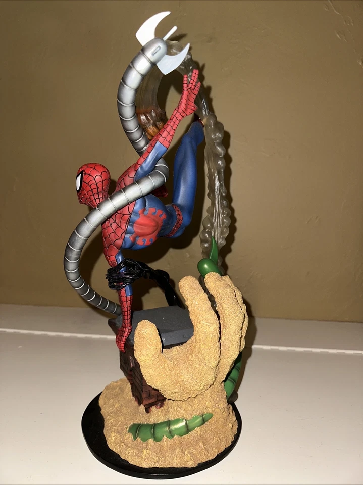 Статуэтка скульптура художественного убежища Marvel Milestones SPIDER-MAN (2004 Diamond Select) - Изображение 2 из 4